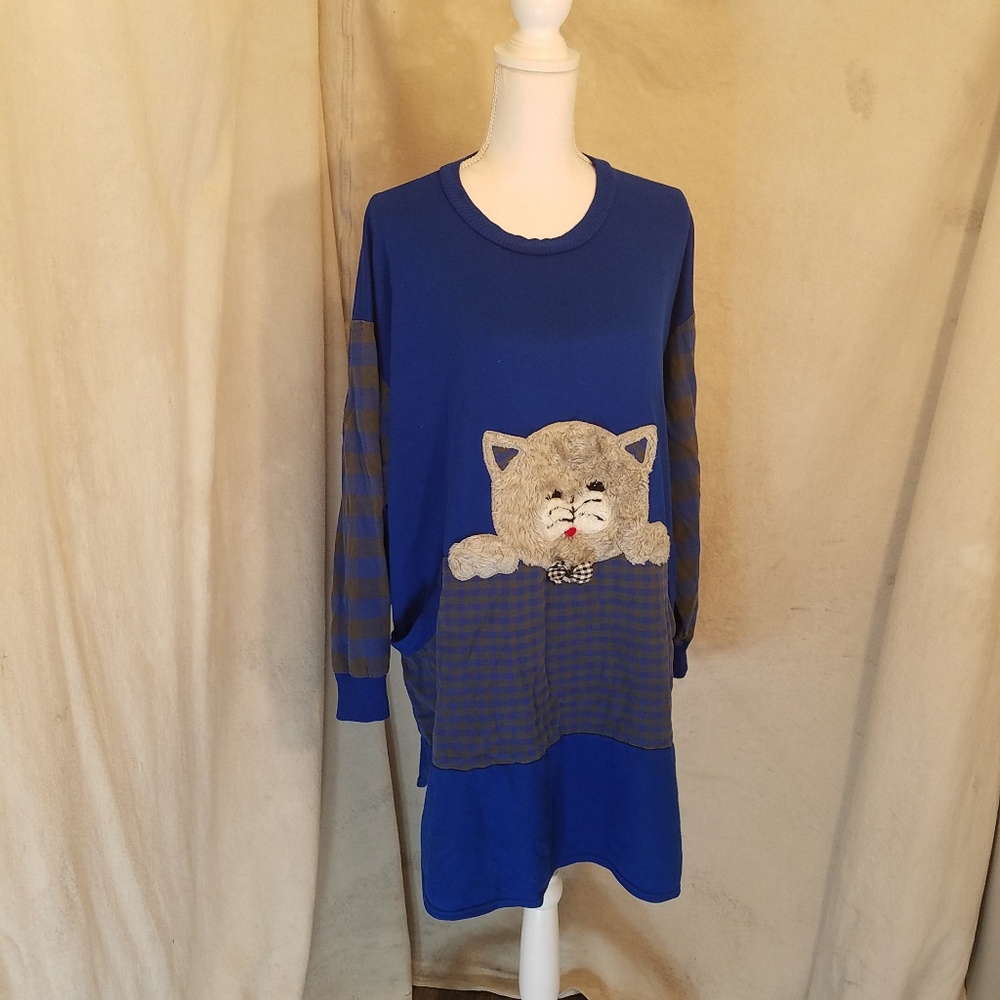 Giant Vintage Slouchy Cat Sweatshirt